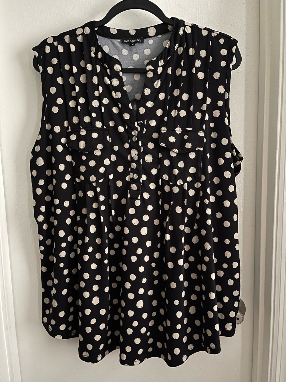 Ava & Grace Black Polka Dot Sleeveless Blouse